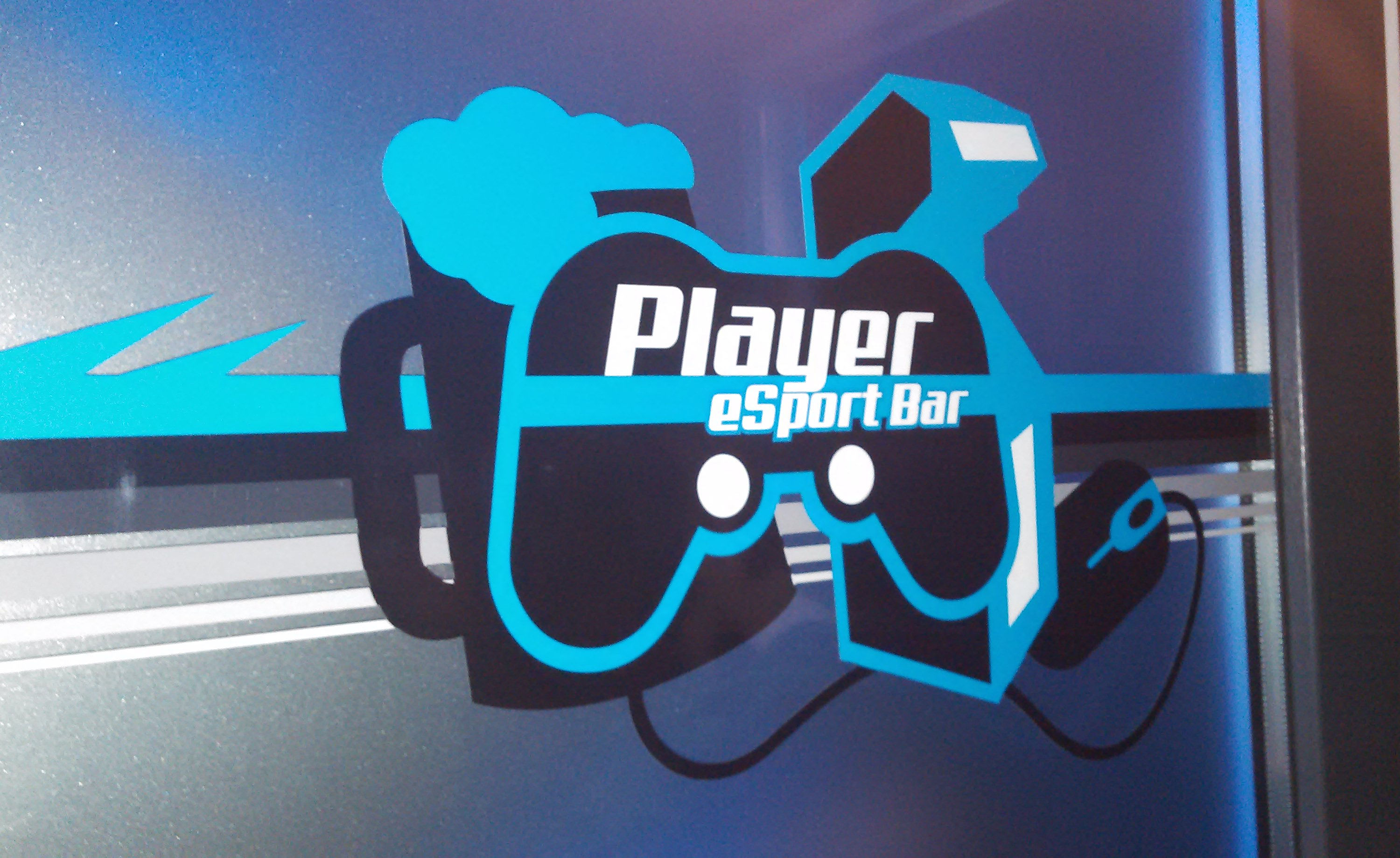 Player eSports Bar door logo